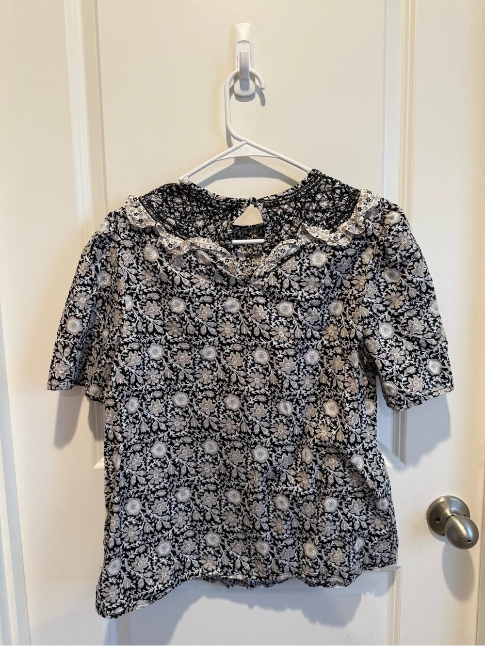Boden Floral Smocked Yoke Blouse Black Cream Short Sleeve Size 10